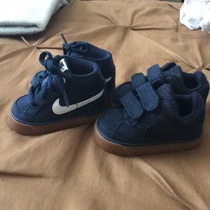 Nike SB Dunk Kid Shoe Bundle sz 3c